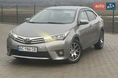 Седан Toyota Corolla 2013 в Луцьку