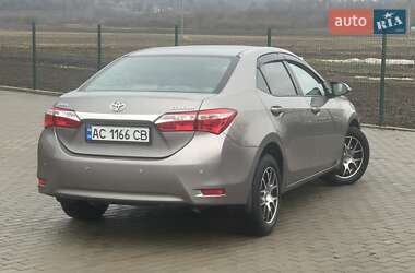 Седан Toyota Corolla 2013 в Луцке