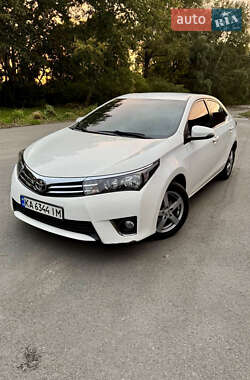 Седан Toyota Corolla 2014 в Дніпрі