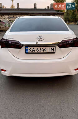 Седан Toyota Corolla 2014 в Дніпрі