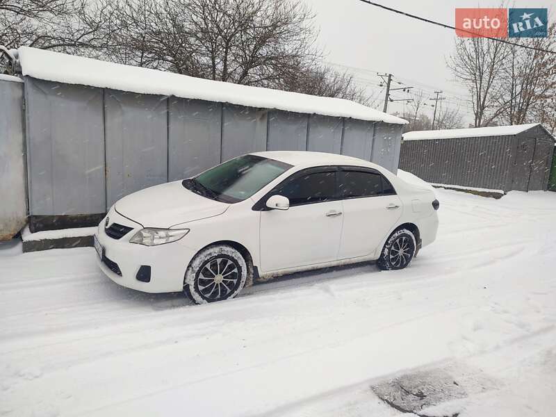 Седан Toyota Corolla 2012 в Львові