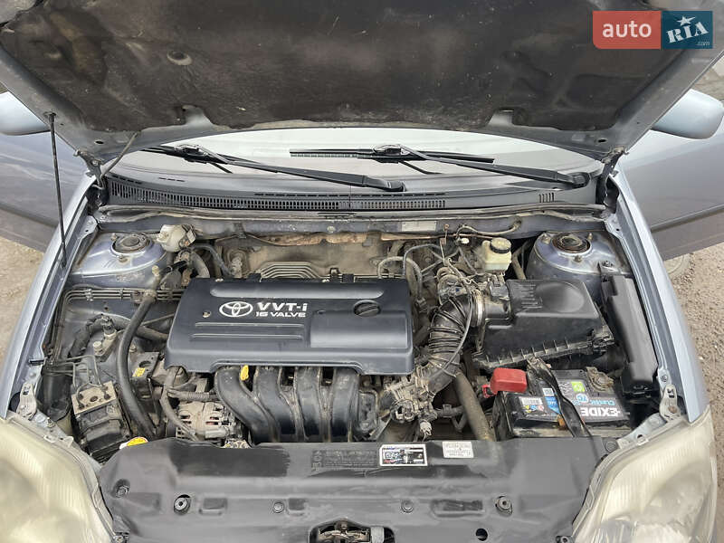 Универсал Toyota Corolla 2003 в Вашковцах