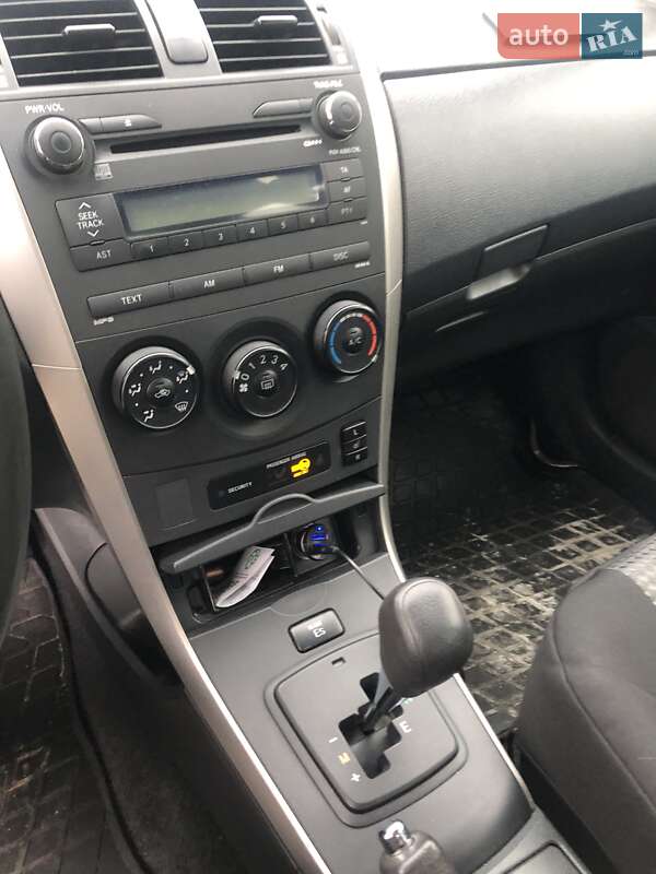 Седан Toyota Corolla 2008 в Новомосковську