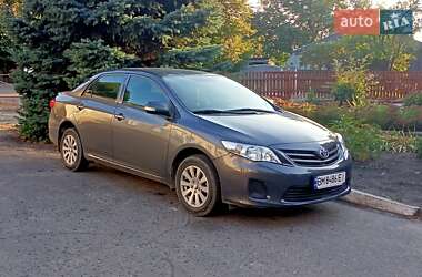 Седан Toyota Corolla 2011 в Охтирці