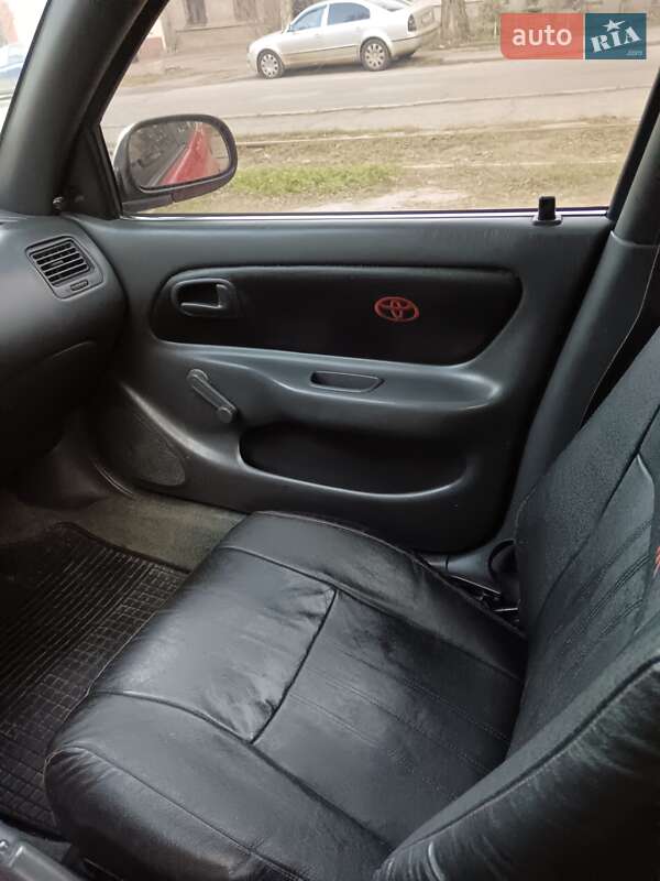 Хетчбек Toyota Corolla 1995 в Чернігові
