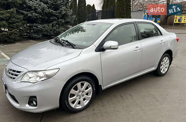 Седан Toyota Corolla 2010 в Києві