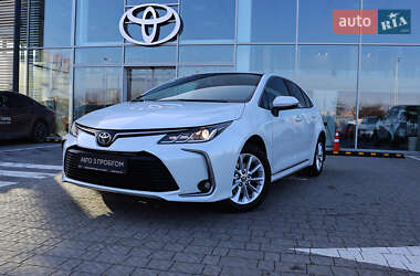 Седан Toyota Corolla 2022 в Ровно