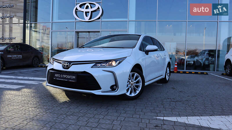 Седан Toyota Corolla 2022 в Рівному