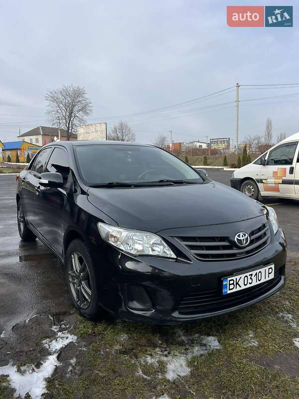 Седан Toyota Corolla 2010 в Володимирці