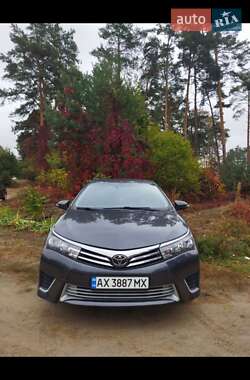 Седан Toyota Corolla 2013 в Богодухіву