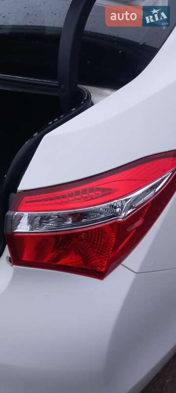 Седан Toyota Corolla 2014 в Полтаве