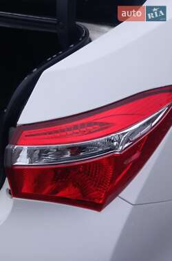 Седан Toyota Corolla 2014 в 