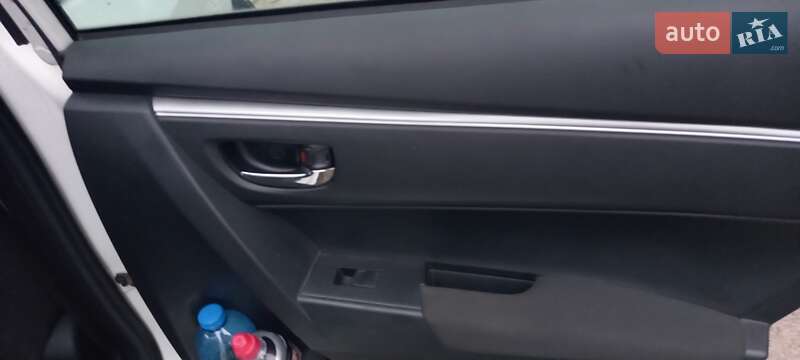 Седан Toyota Corolla 2014 в Полтаве