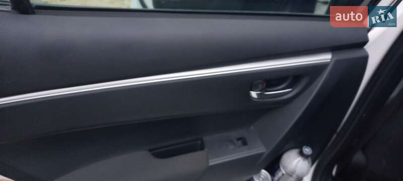 Седан Toyota Corolla 2014 в Полтаве