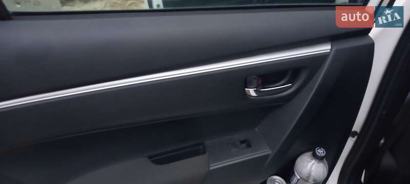 Седан Toyota Corolla 2014 в Полтаве