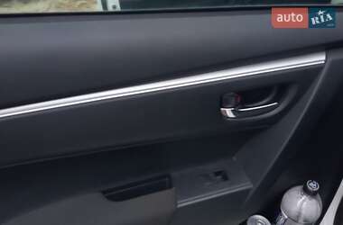 Седан Toyota Corolla 2014 в 