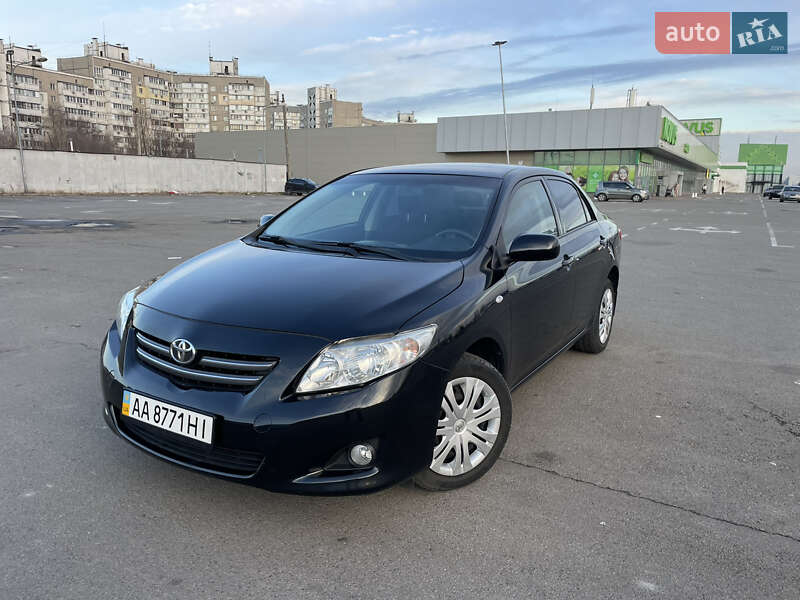 Седан Toyota Corolla 2008 в Киеве