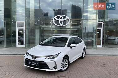 Седан Toyota Corolla 2022 в Киеве