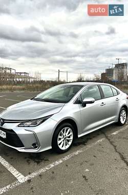 Седан Toyota Corolla 2022 в Киеве