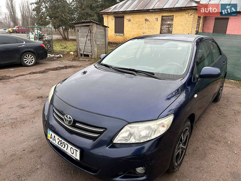 Седан Toyota Corolla 2008 в Києві