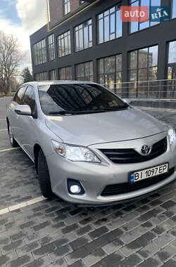 Седан Toyota Corolla 2011 в Полтаві