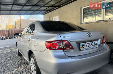 Седан Toyota Corolla 2011 в Кременце