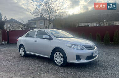 Седан Toyota Corolla 2011 в Кременце