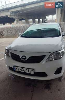 Седан Toyota Corolla 2012 в Львове