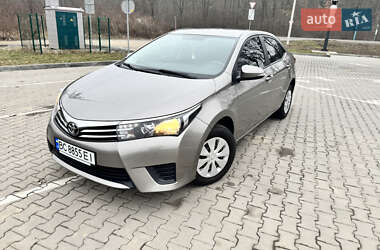 Седан Toyota Corolla 2015 в Городке