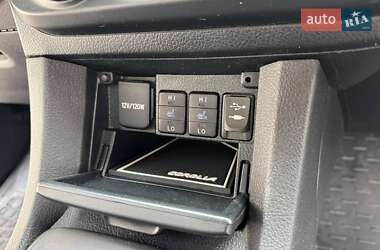 Седан Toyota Corolla 2014 в 