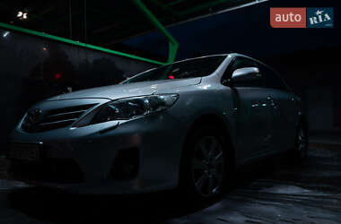 Седан Toyota Corolla 2012 в Чернігові