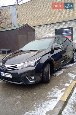 Седан Toyota Corolla 2013 в Львові