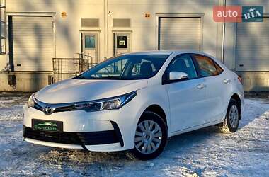 Седан Toyota Corolla 2017 в Києві