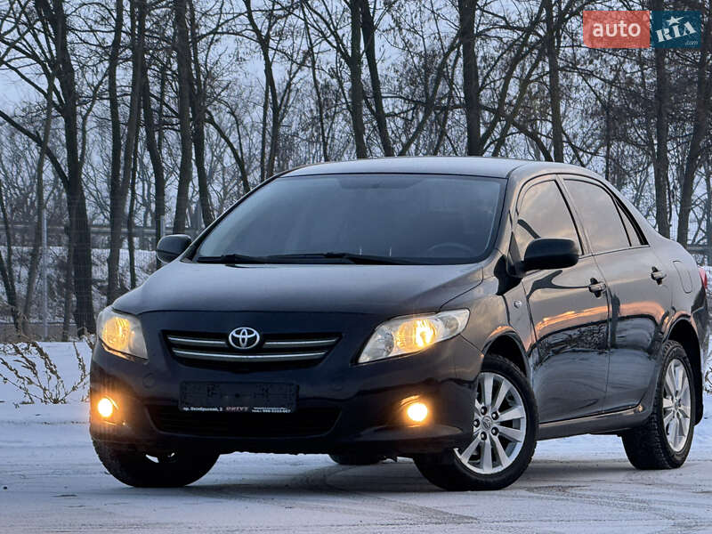 Седан Toyota Corolla 2009 в Днепре