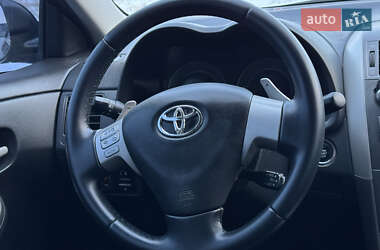 Седан Toyota Corolla 2009 в Днепре