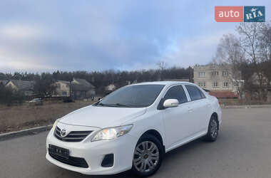 Седан Toyota Corolla 2011 в Чернигове