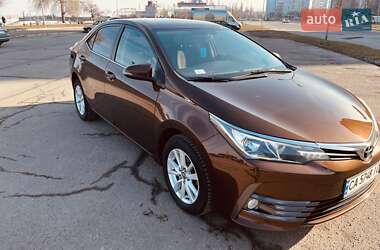 Седан Toyota Corolla 2017 в Черкассах