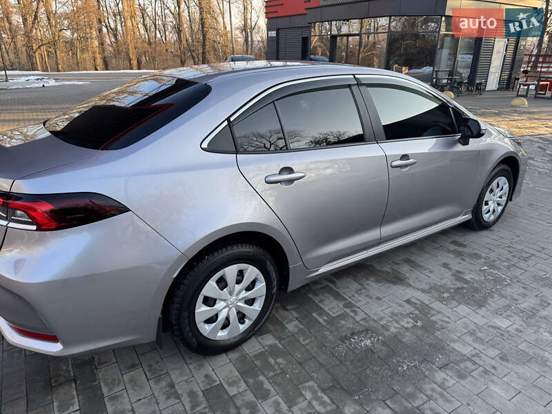 Седан Toyota Corolla 2021 в Кременчуге