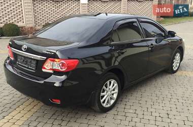 Седан Toyota Corolla 2012 в Тульчині