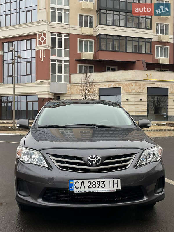 Седан Toyota Corolla 2011 в Умани