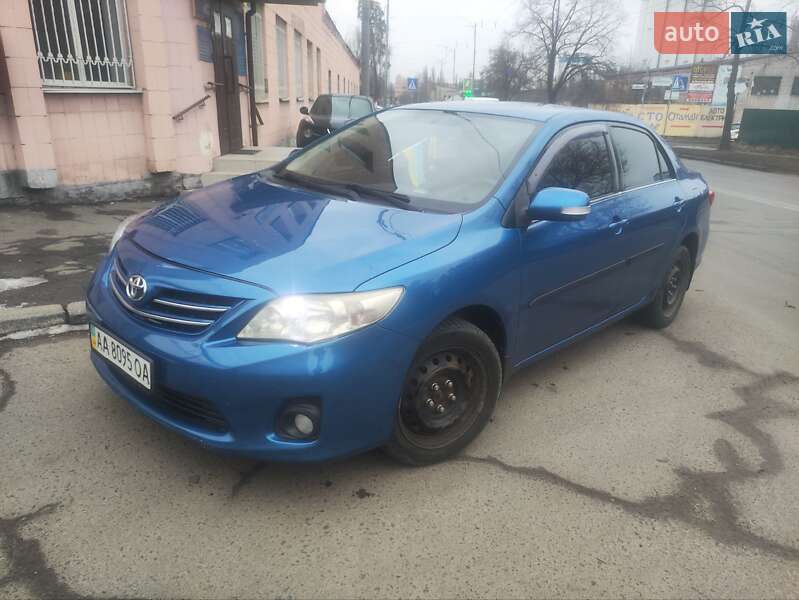 Седан Toyota Corolla 2011 в Киеве
