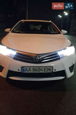 Седан Toyota Corolla 2014 в Києві