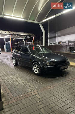 Хэтчбек Toyota Corolla 1998 в 