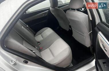 Седан Toyota Corolla 2013 в 
