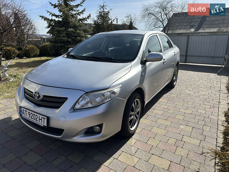 Седан Toyota Corolla 2008 в Ивано-Франковске