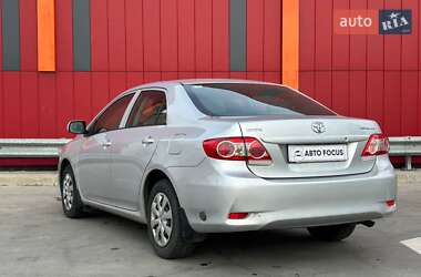 Седан Toyota Corolla 2011 в Киеве