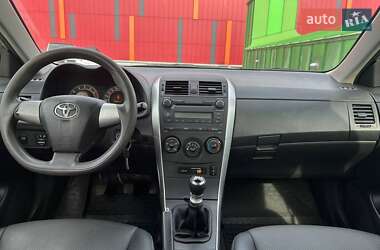 Седан Toyota Corolla 2011 в Киеве