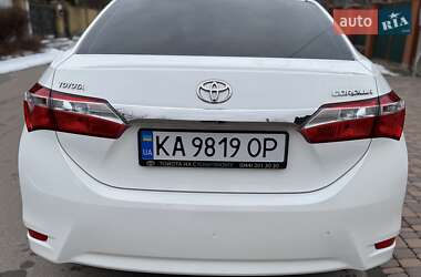 Седан Toyota Corolla 2016 в Киеве