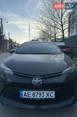 Седан Toyota Corolla 2018 в Дніпрі