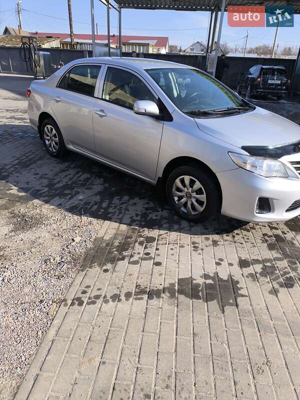Седан Toyota Corolla 2012 в Луцке